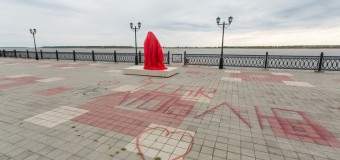 В Сургуте установили памятник Сталину рядом с местом для монумента его жертвам