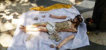 Статуя Христа разрушена в Мумбае (Индия)