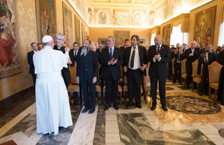 Папа: религии должны защищать жизнь