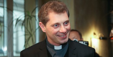 Литва: католический священник вошел в тройку самых влиятельных общественных деятелей страны