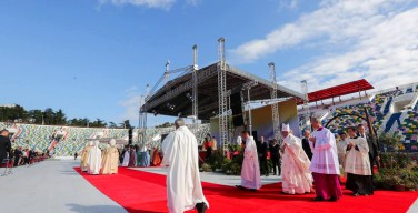 Святая Месса на тбилисском стадионе имени М. Месхи. Папа: блаженны христианские общины, бедные средствами, но богатые Богом (+ ФОТО)