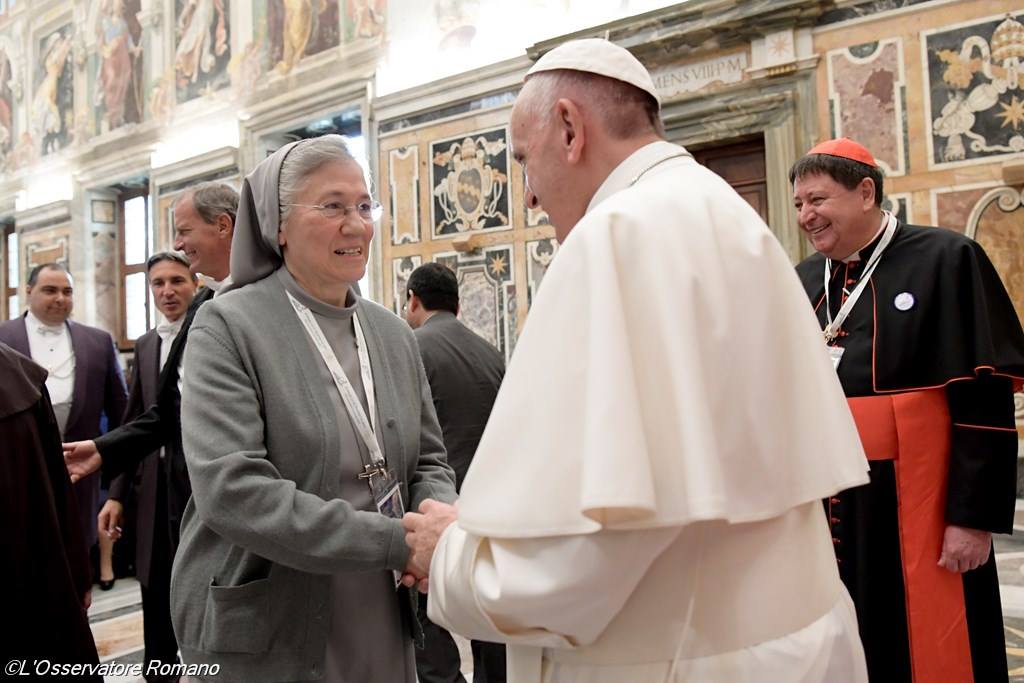 Папа: нельзя подходить поверхностно к учреждению новых монашеских институтов