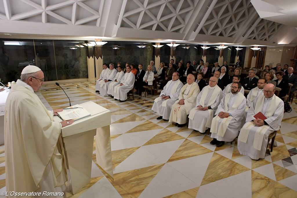 Папа: христиане должны избегать «напудренной религиозности»