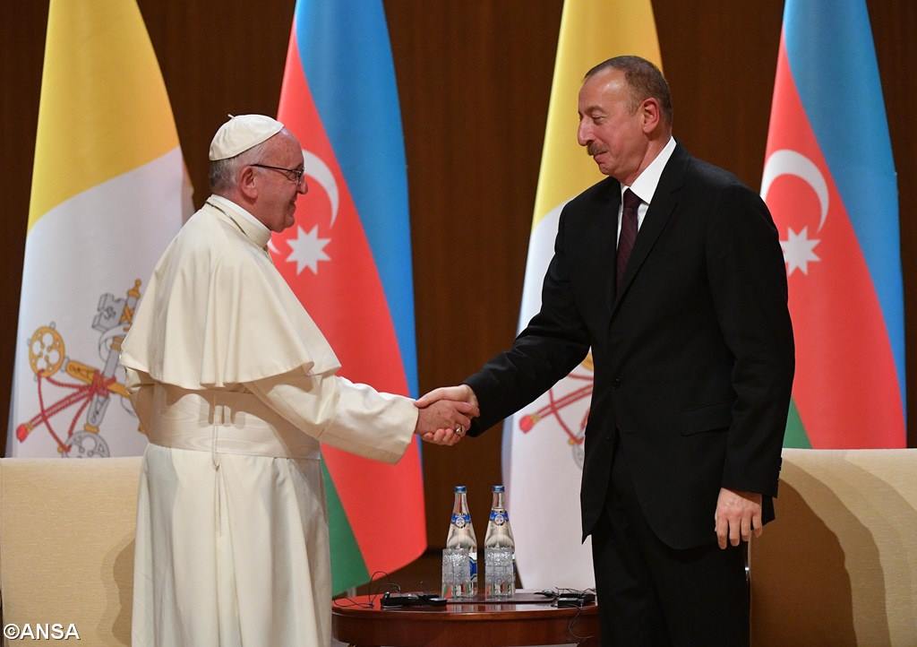 Папа встретился с политическим руководством Азербайджана