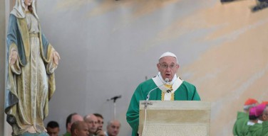 «Angelus» в Баку. Папа призвал азербайджанских католиков идти бесстрашно вперед (ФОТО)