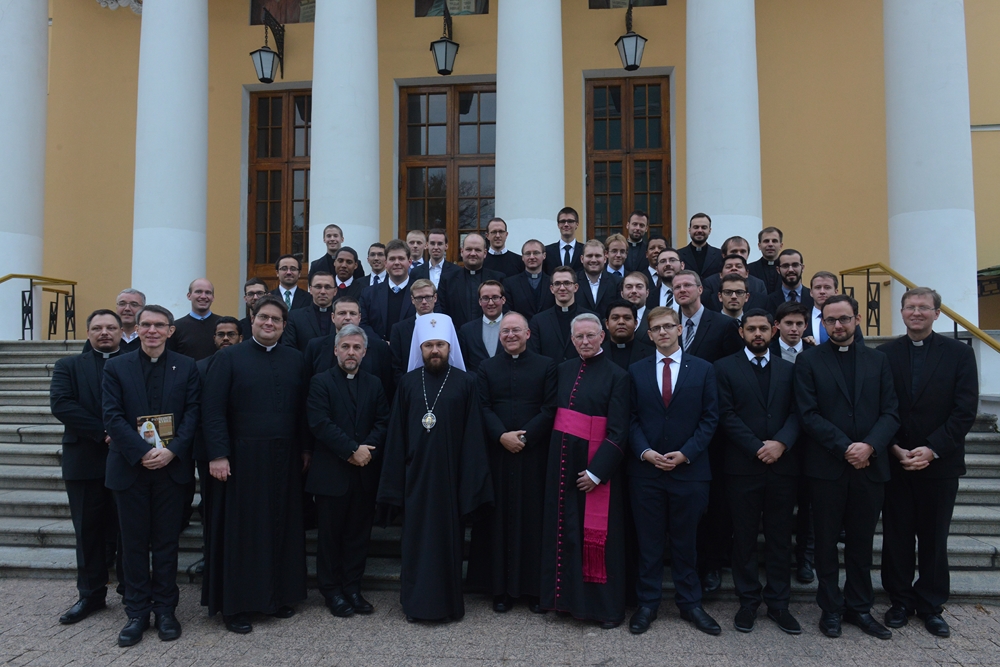 Председатель ОВЦС встретился с группой католических священников и семинаристов из Кельна