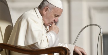 Папа призвал немедленно прекратить войну в Сирии