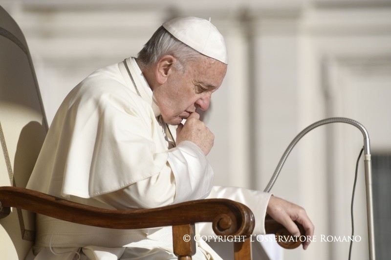 Папа призвал немедленно прекратить войну в Сирии