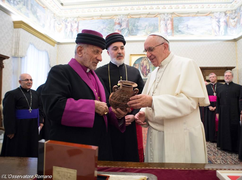 Папа встретился с Патриархом Ассирийской Церкви Востока