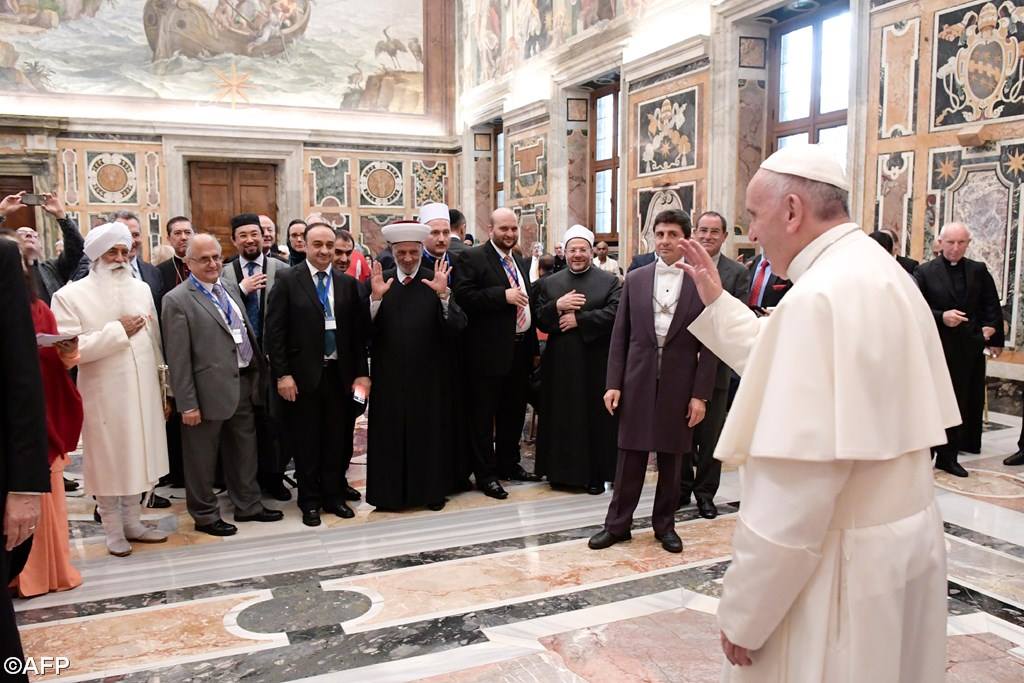 Папа: призывать имя Бога ради оправдания насилия и терроризма — ужасно