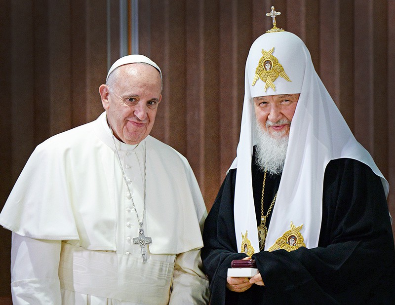 Папа Римский подарил Патриарху Кириллу на 70-летие частицу мощей св. Франциска Ассизского