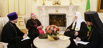 Патриарх Кирилл встретился с новым Апостольским нунцием в России