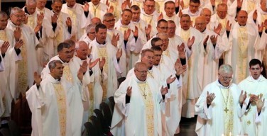 Папа — епископам Франции: откройте пути надежды и милосердия