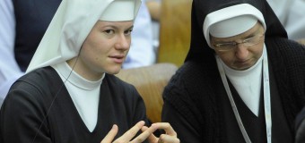 Папа: лицемерие монашествующих, которые живут в богатстве, ранит Церковь