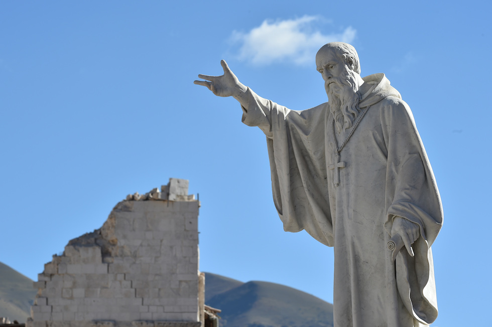 Ватикан осудил слова доминиканца, назвавшего землетрясения в Италии Божьим наказанием