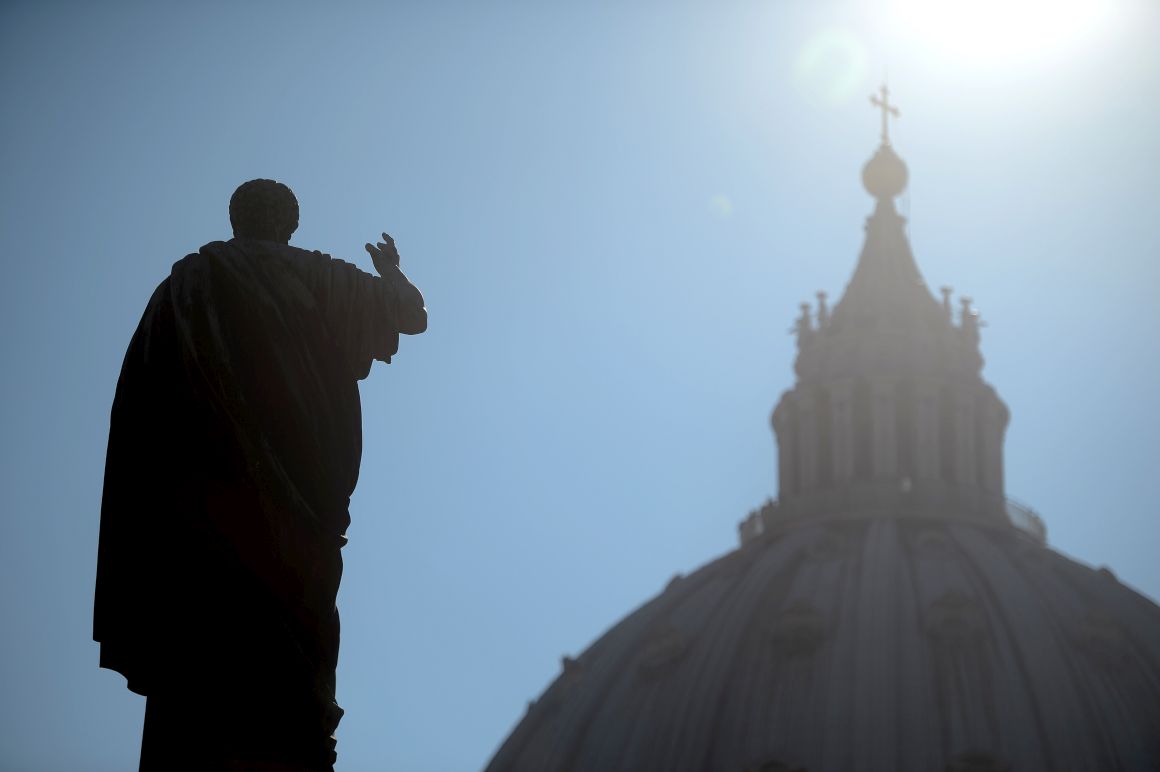Совет кардиналов обсуждает роль госсекретариата Ватикана