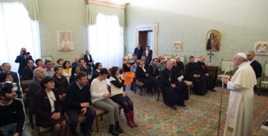 Папа принял в Ватикане делегацию католиков из Грузии