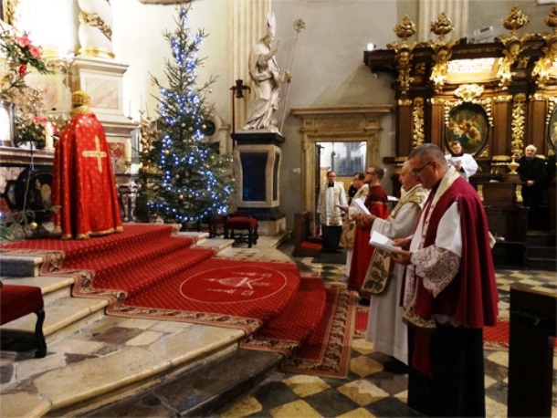 650-летний юбилей армянской общины Польши начался со службы в кафедральном соборе Кракова