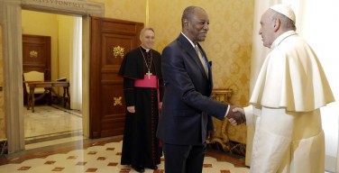 Папа Франциск и президент Гвинеи обсудили проблемы мира и миграции