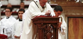 Папа Франциск молится за жертв теракта в Стамбуле