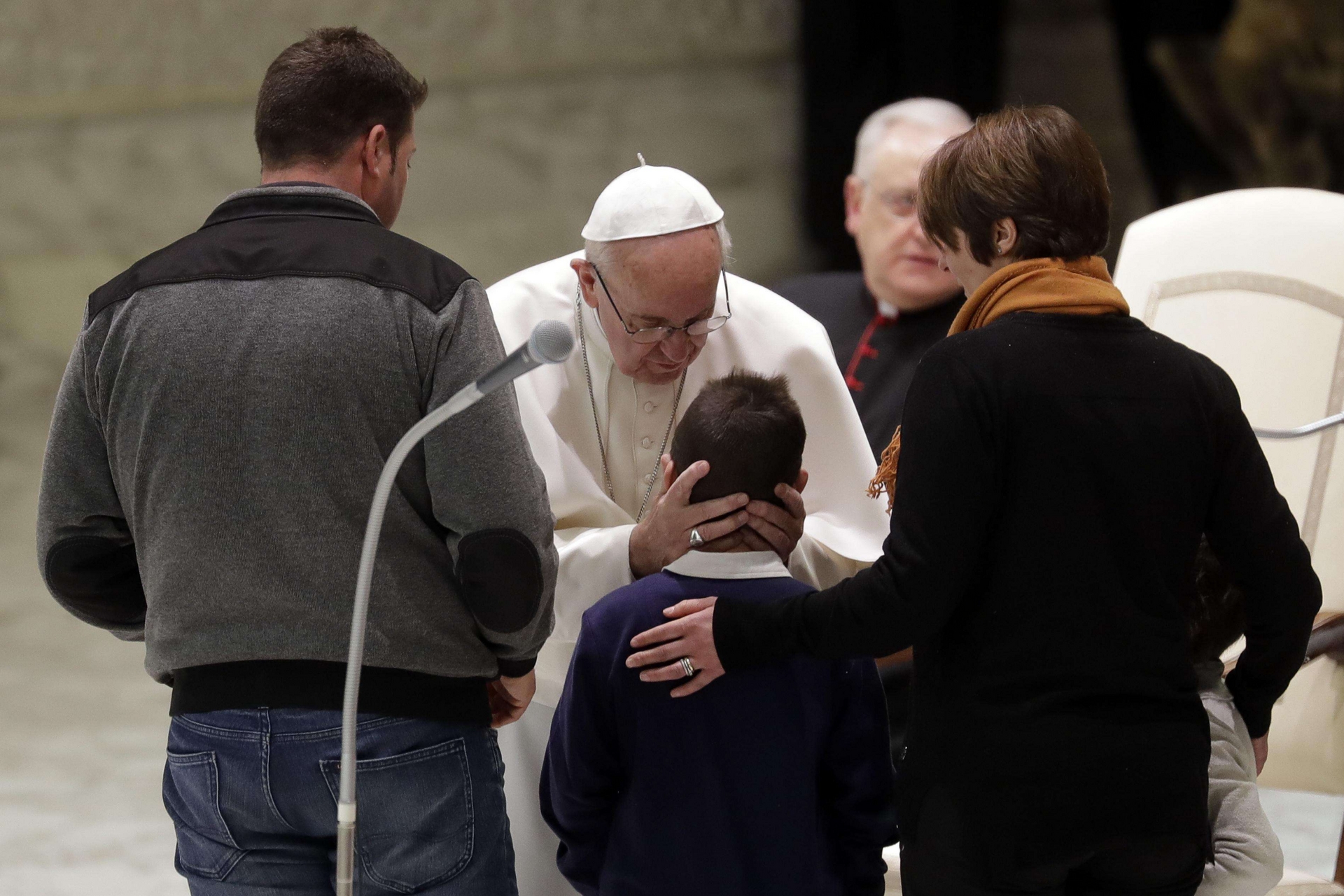 Папа Франциск встретился с пострадавшими от землетрясения в центре Италии