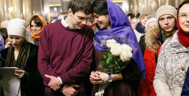 Религия имеет существенное значение для брачных отношений, подтверждает исследование Pew Research Center