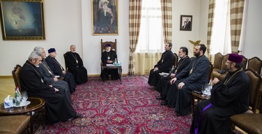 Эчмиадзин досрочно отозвал полномочия местоблюстителя Константинопольского Патриарха Армянской Церкви