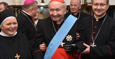 Кардинал Яворский удостоен высшей награды Польского государства