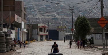 Папа Франциск молится за жертв разрушительного наводнения в Перу