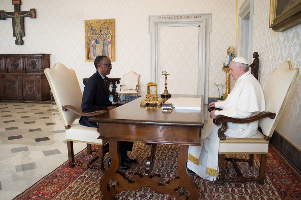 Папа Франциск принял президента Руанды
