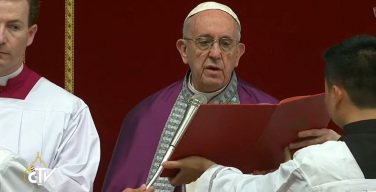 Папа Франциск возглавил покаянное богослужение в базилике Святого Петра