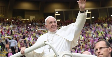Папа Франциск встретился с миланскими подростками