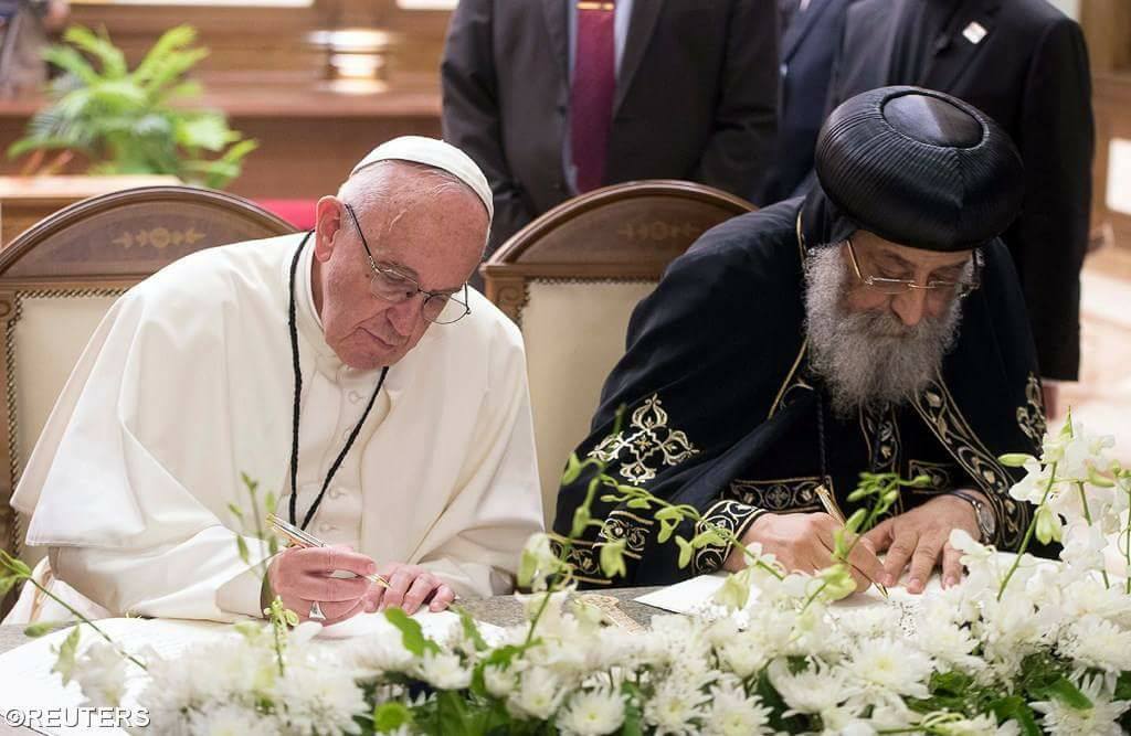 Папа и коптский Патриарх подписали совместную декларацию и помолились мученикам