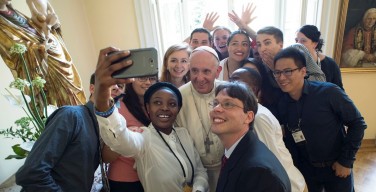 Папа — молодёжи: не гоняйтесь за модой, трудитесь ради лучшего мира