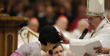 Папа уделит Таинство крещения одиннадцати катехуменам