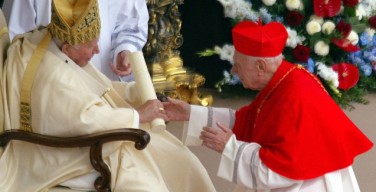Папа Франциск опечален в связи со смертью кардинала Аттильо Никоры