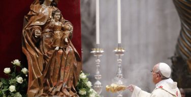 Пресвятая Богородица учит нас добродетели ожидания. Общая аудиенция 10 мая