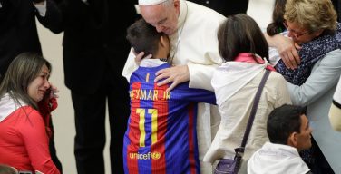 Папа Франциск: болезнь — это повод для встречи и солидарности
