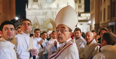 Католическая Церковь во Франции: «Наша демократия сошла с ума»