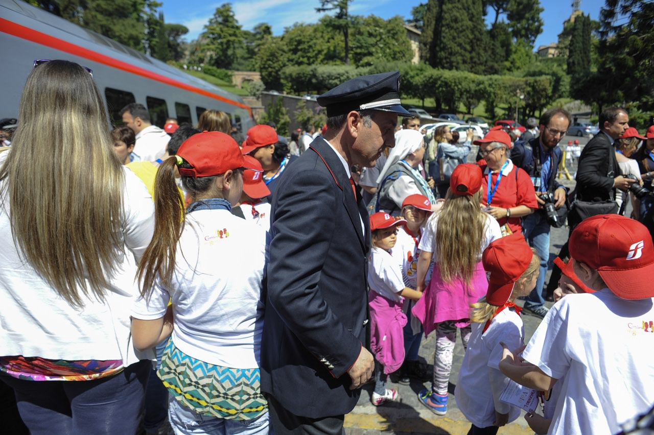 «Детский поезд» в Ватикане: 400 детей из районов, пострадавших от землетрясения
