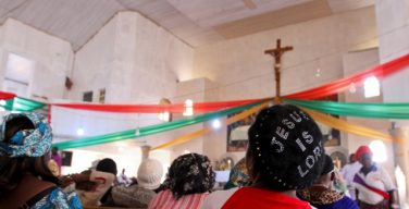 В Нигерии 400 исламских радикалов обратились в христианство
