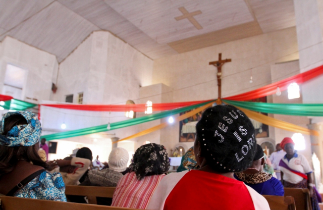 В Нигерии 400 исламских радикалов обратились в христианство