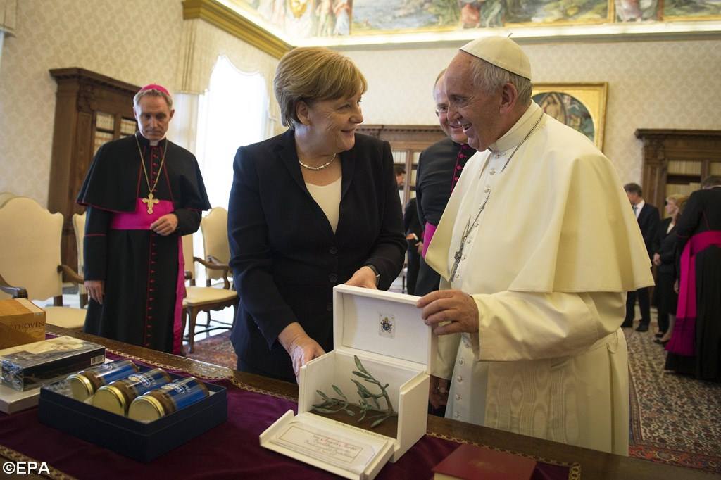 Папа Франциск встретился с федеральным канцлером Ангелой Меркель