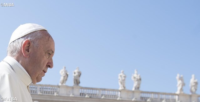 Папа Франциск скорбит по жертвам теракта в Афганистане