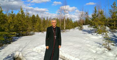 Рассказ о визите Владыки Иосифа Верта на нефтегазоносный север Западной Сибири