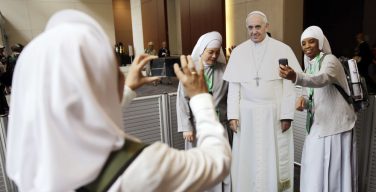 Папа Франциск: необходимо расширить присутствие женщин во всех сферах общественной и религиозной жизни