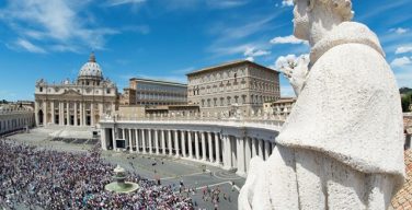 Ватикан: в июле общие аудиенции будут приостановлены