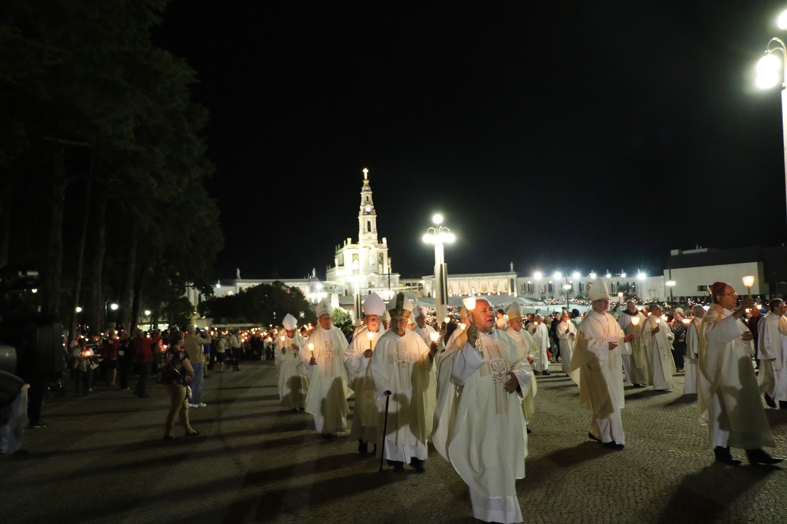 Российские паломники приняли участие в торжествах в честь 100-летия явлений Пресвятой Богородицы в Фатиме (+ ФОТО)
