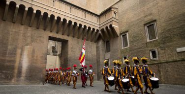 Ватикан: реконструкция казарм Папской гвардии