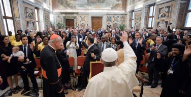 Папа — парламентариям-католикам: строить мосты диалога